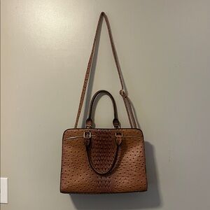 Chic Tan Leather Shoulder Bag